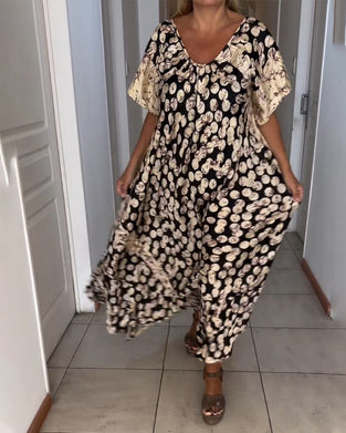 Kortermet kjole med V-hals