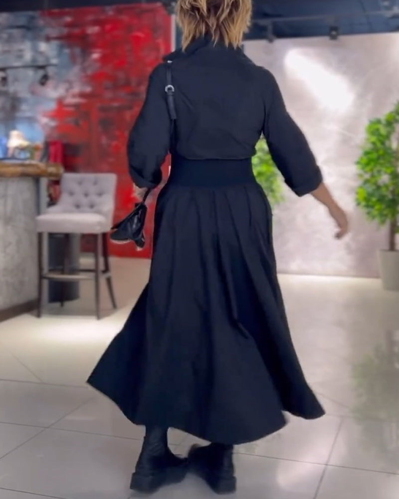 Elegant Ensfarget Kjole Med Firkantet Hals