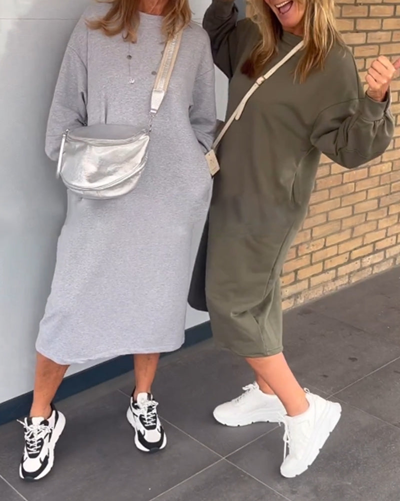 Ensfarget kjole med rund hals