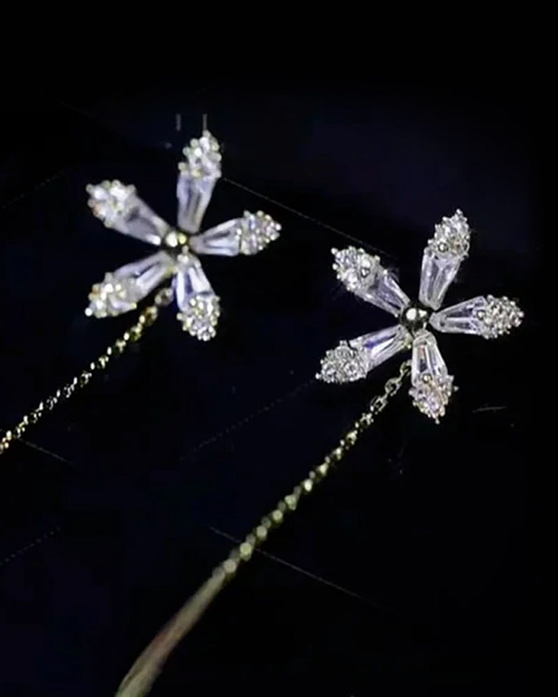 Blomsterøredobber med skinnende frynser