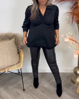 Bluse med V-hals og folder