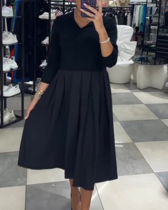 Plissert kjole med V-hals