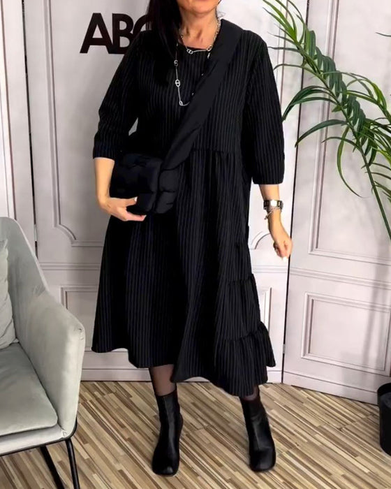 Enkel kjole med hull med rund hals