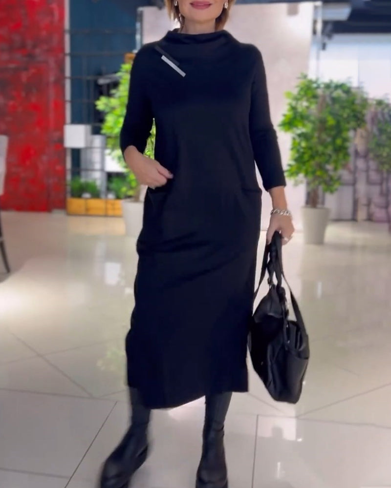 Ensfarget Kjole Med Rund Hals Og Lomme