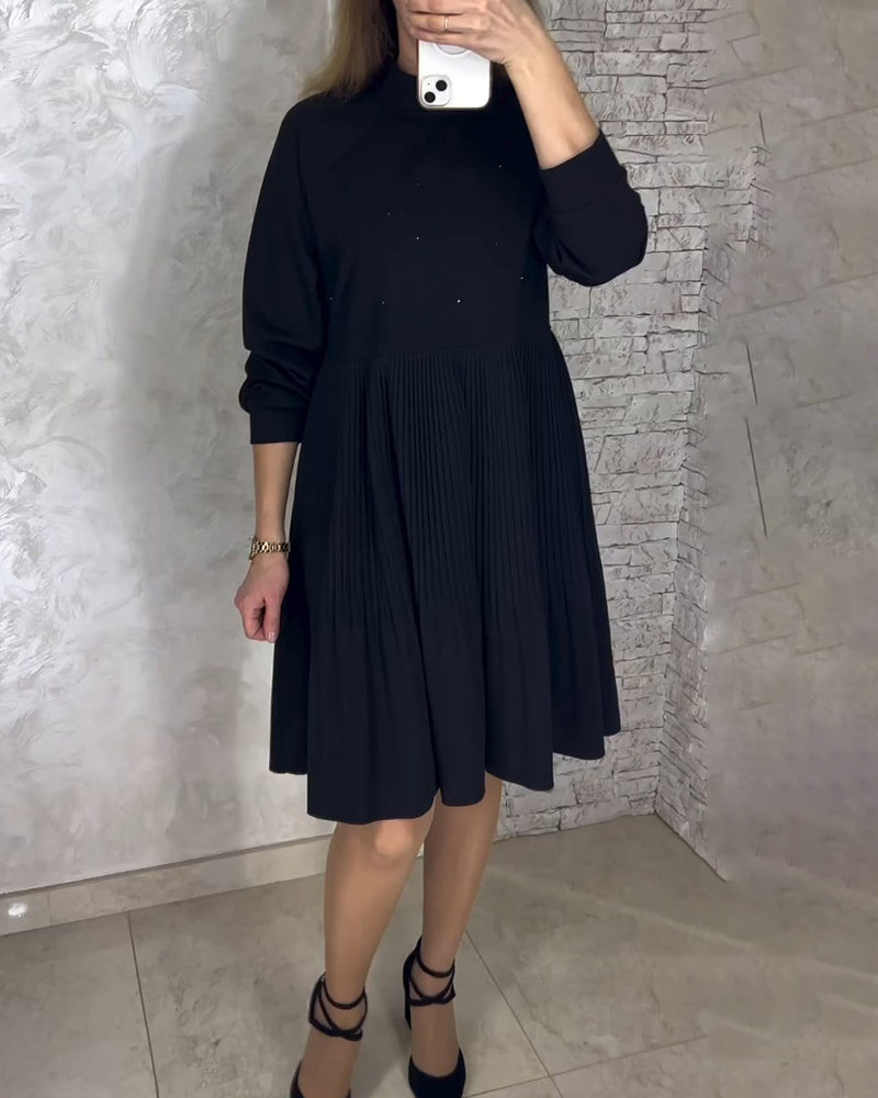 Ensfarget kjole med høy krage