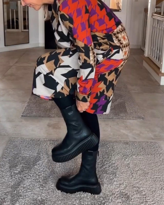 Kjole med v-hals og lange ermer