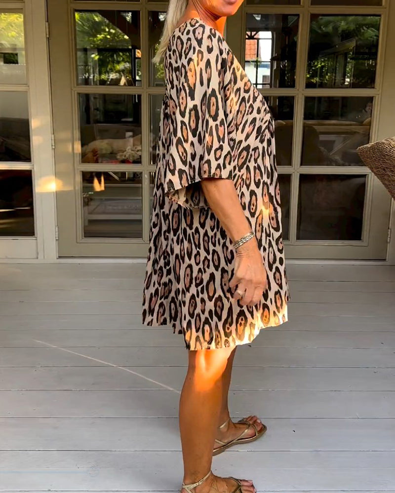 V-halset leopardkjole