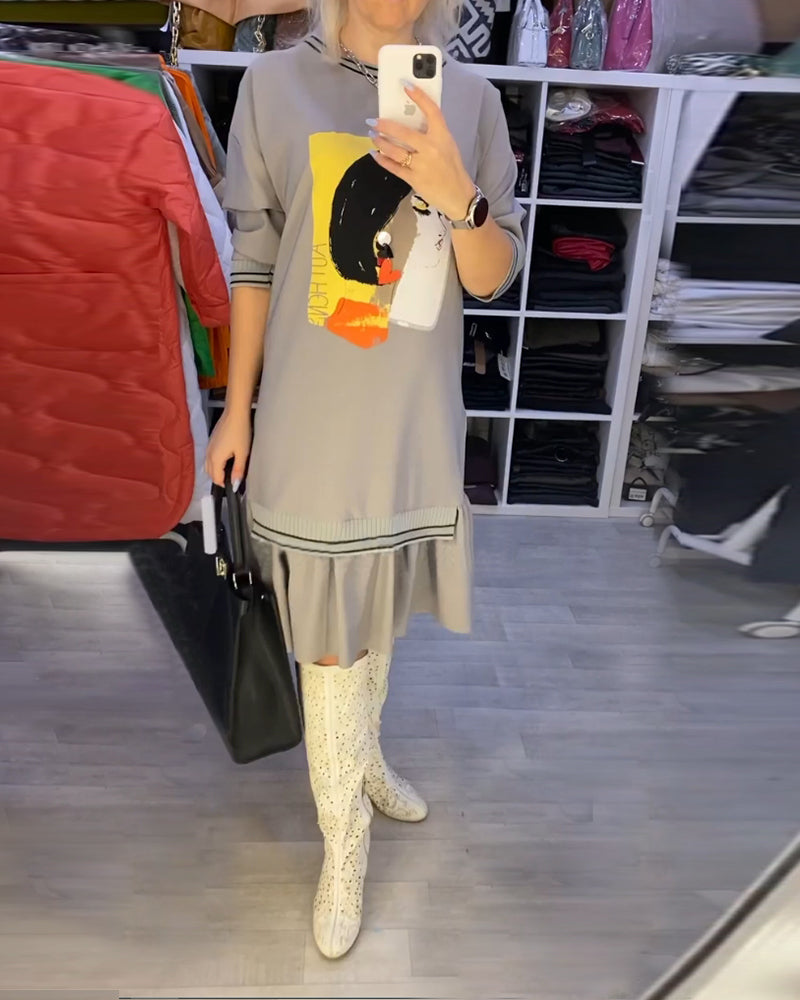 Shiftkjole med portrett og lange ermer