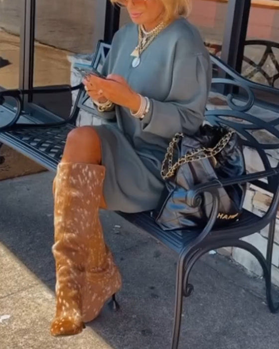 Ensfarget elegant kjole med rund hals