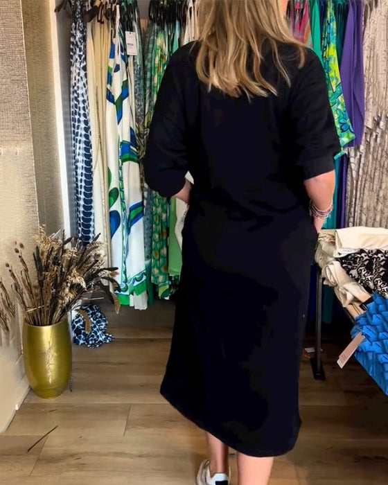 Ensfarget kjole med rund hals