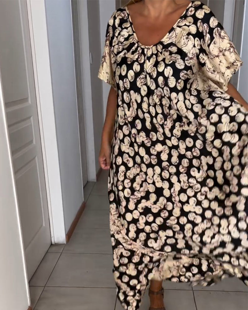 Kortermet kjole med V-hals