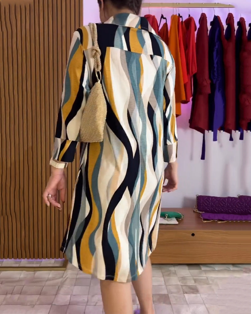 Uformell kjole med jakkeslag med knapper