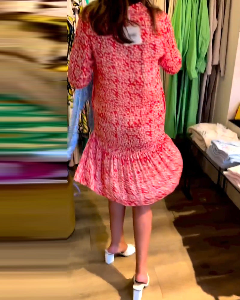 V-hals kjole med blomstertrykk