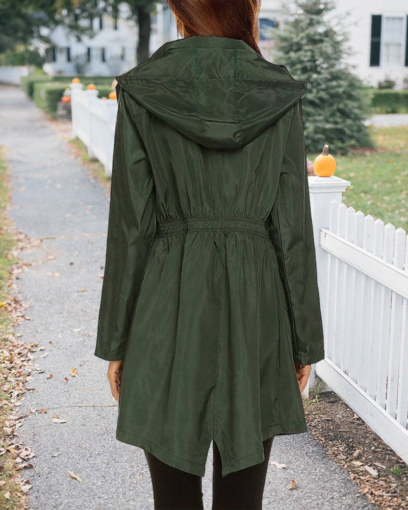 Ensfarget utendørs frakk med hette