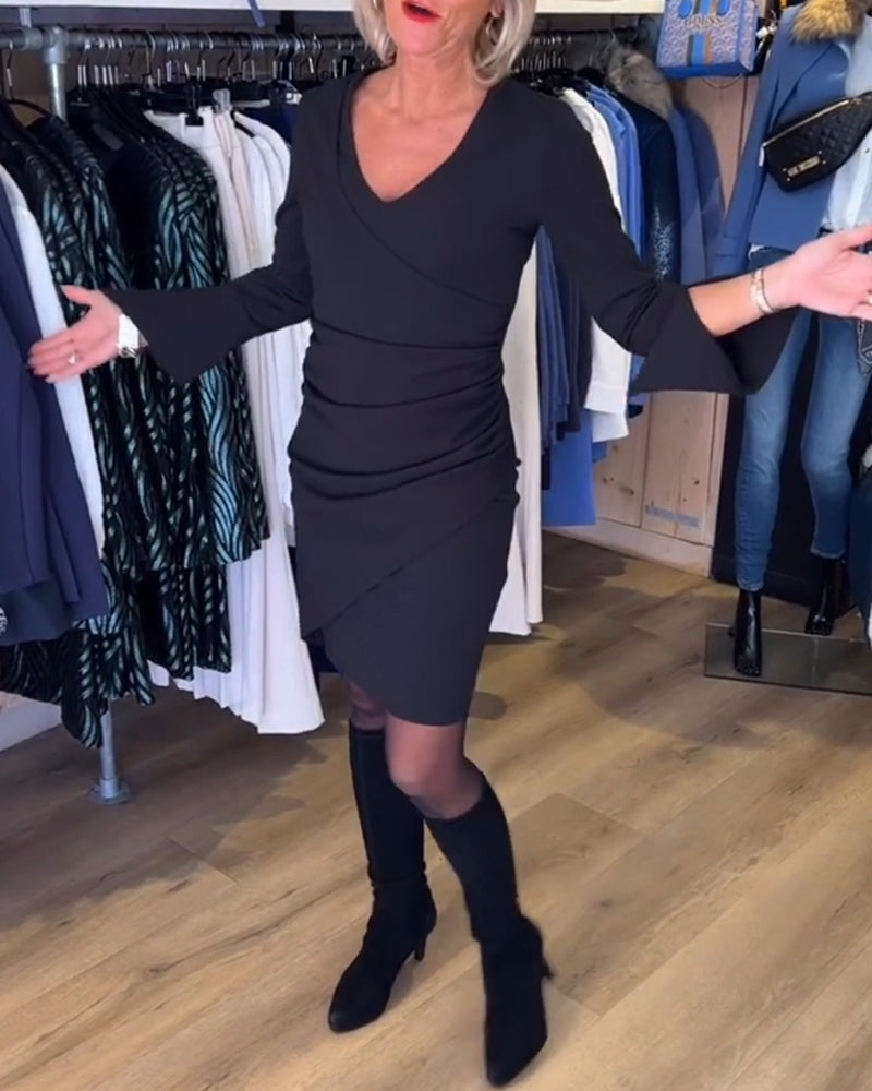 Kjole med V-nakke og blusshylse