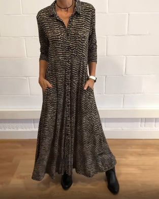 Kjole med trykt jakkeslag