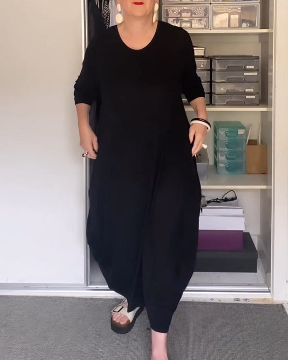 Ensfarget enkel kjole med rund hals