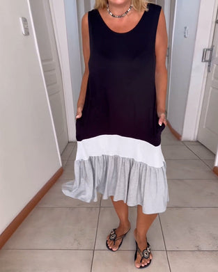 Kjole uten ermer og rund hals med fargeblokker