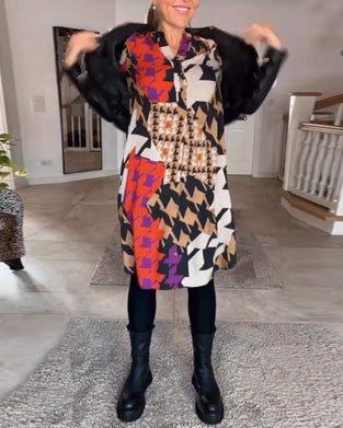 Kjole med v-hals og lange ermer