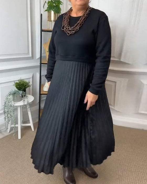 Elegant patchworkkjole med rund hals