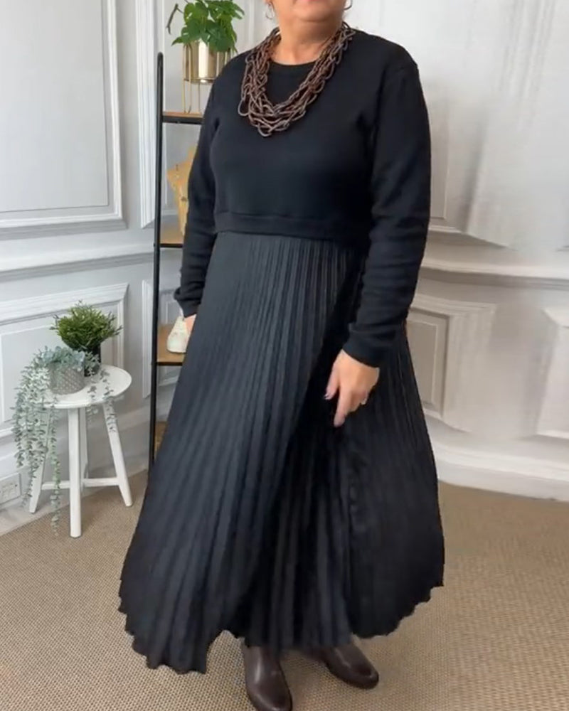 Elegant patchworkkjole med rund hals