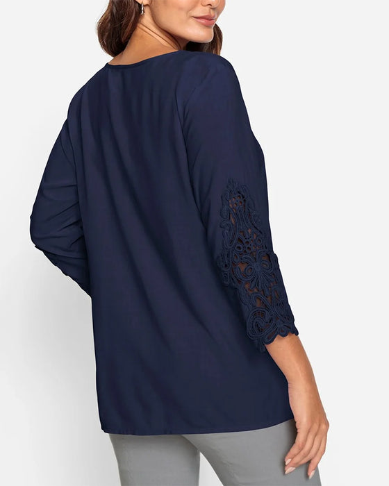 Bluse med plisserte og blondeermer