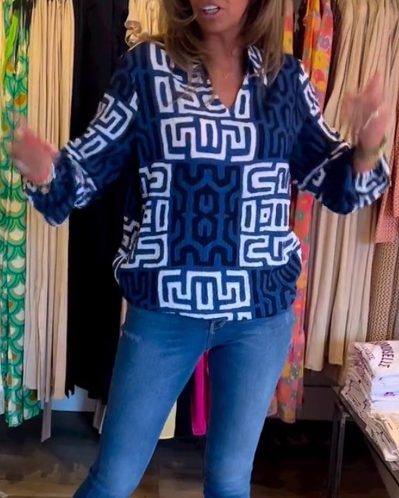 Topp med lang erme og V-hals med trykk